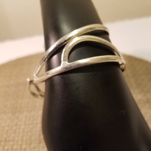 CLASSY BRACELET NWOT - Picture 9 of 10